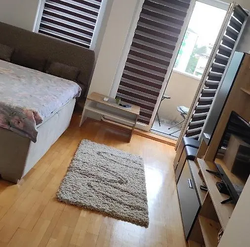 Stan Na Dan Valentina شقة لوزنيكا